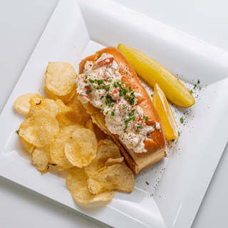 🔥 Maine Butter & Mayo Lobster Roll (Warm)