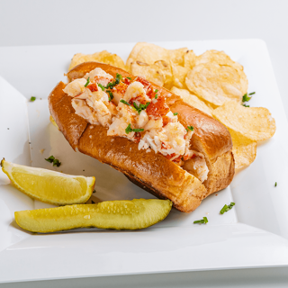 🔥 Maine Garlic Lobster Roll Combo (Warm)