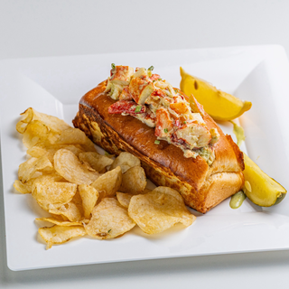 🔥 Maine Cilantro Lobster Roll (Warm)